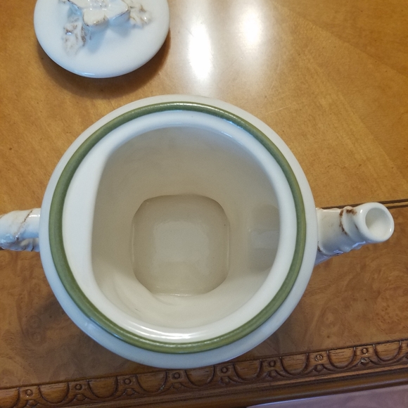 MWW Market Ceramic Floral Relief Teapot - Picture 7 of 8